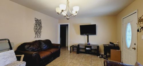 644 Chestnut St, Turlock CA 95380-3802 exterior