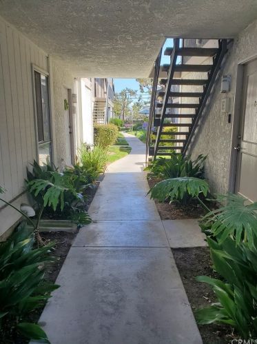 2837 Fairview St, Santa Ana, CA 92704-7728
