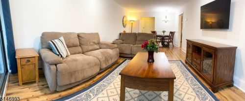 29 Sunrise Dr, Gillette, NJ 07933-1950