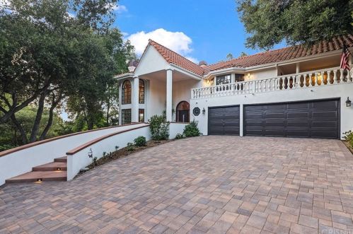 3534 Locust Dr, Calabasas, CA 91302-2023