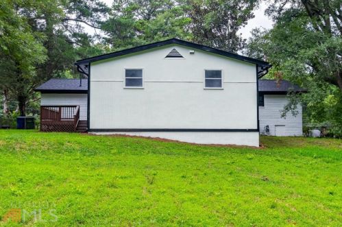 2892 Humphries Dr, Atlanta GA  30354-2434 exterior