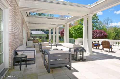 41 Baldwin Farms, Greenwich CT  06831-3306 exterior