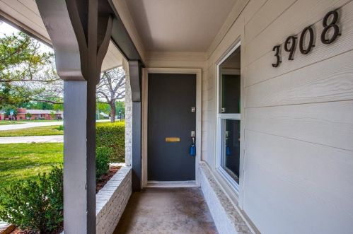 3908 Trail Lake Dr, Fort Worth TX  76109-3522 exterior
