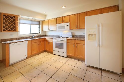10407 Dearlove Rd, Glenview, IL 60025-7529