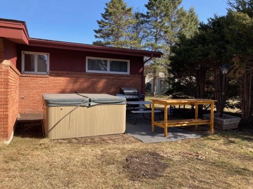 306 18th St, Scanlon, MN 55720-2113