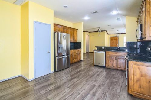 2124 Charmion Ln, Fort Worth TX  76131-1607 exterior
