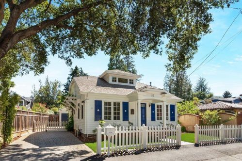 22 Charles St, Los Gatos, CA 95032-5472