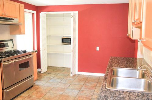 661 Bates Ave, Englewood CO 80113-1663 exterior