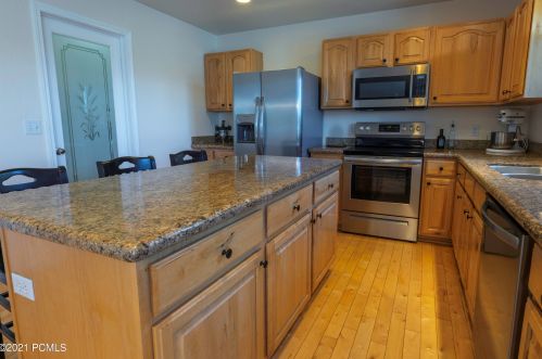 5624 Aspenleaf Dr, Park City, UT 84098-6331