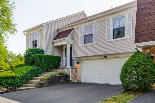 926 Burgess Cir, Buffalo Grove, IL 60089-1205
