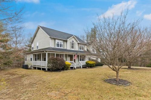 5 Stratford Ct, West Greenwich, RI 02817-2181