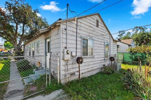 4123 Dwight Ave, Riverside CA  92507-5255 exterior