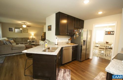 14 Rassawek Ct, Bybee, VA 22963-2613