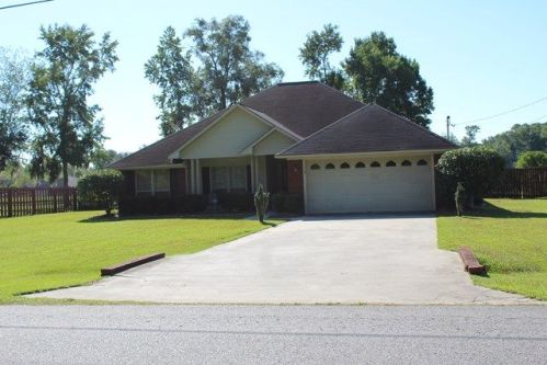 113 Edgewater Dr, Midway, GA 31320-4292