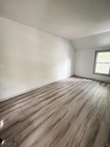 15 Lawnwood Ave, Fredon, NJ 07860-2117