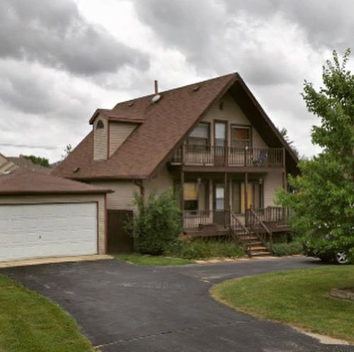 9242 Pleasant Ave, Tinley Park, IL 60487-9505