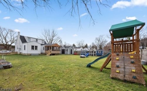 203 Hamilton Dr, Hackettstown NJ  07840-1327 exterior