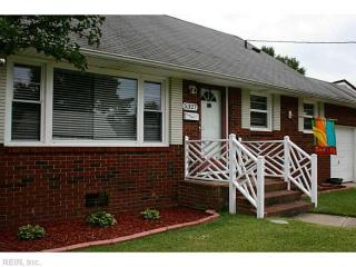 5327 Roslyn Dr, Norfolk, VA 23502-2127