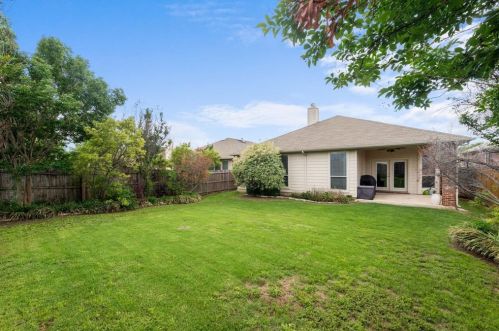 6108 Kristen Dr, Fort Worth TX  76131-1281 exterior