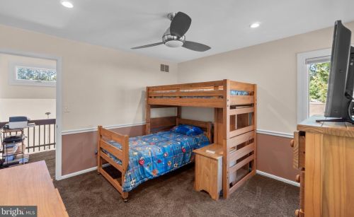 15025 Snowden Dr, Silver Spring MD 20905-5663 exterior