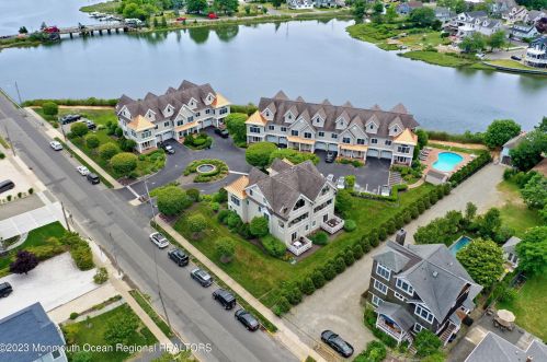 11 Waters Edge, Brielle, NJ 08730-2048