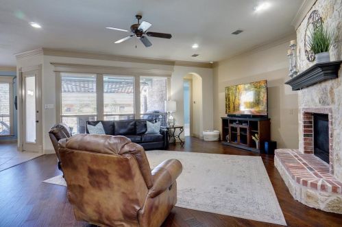 7909 Country Oak Dr, Fort Worth TX  76182-8944 exterior