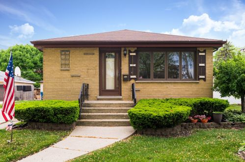 42 Vista Ave, Addison, IL 60101-3454