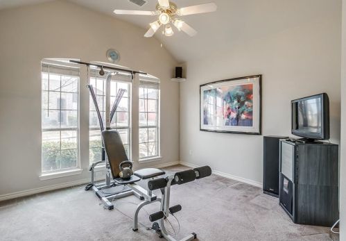 8017 Cripple Crk Dr, Fort Worth TX  76179-2527 exterior