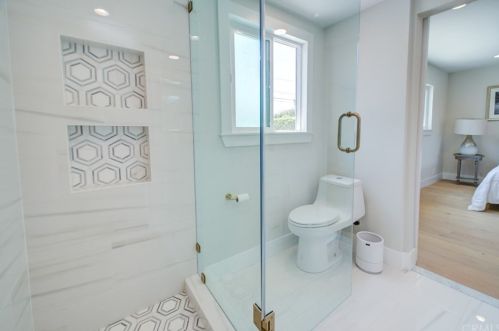 6372 Heil Ave, Huntington Beach CA  92647-4232 exterior