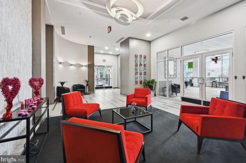 930 Wayne Ave, Silver Spring MD  20910-4429 exterior