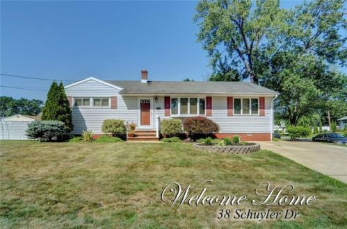 38 Schuyler Dr, Edison, NJ 08817-3558