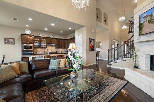 411 Bonaire Ct, Austin, TX 78738-1775