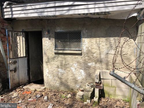 1526 Manton St, Philadelphia, PA 19146-3129