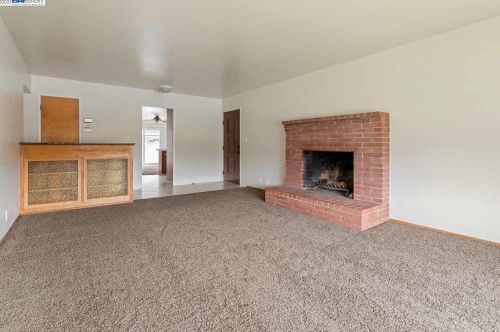 1994 Evergreen Ave, San Leandro CA 94577-6202 exterior