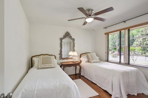 4660 Hitching Post Trl, Atlanta GA  30342 exterior
