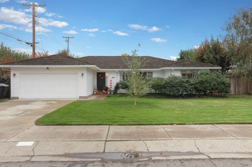 1110 Locust St, Lodi, CA 95240-1841