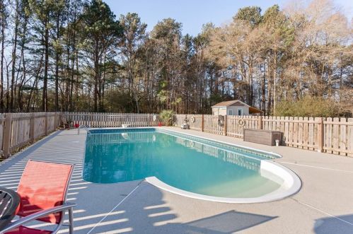 165 White Acres Dr, Stockbridge GA  30281-2261 exterior