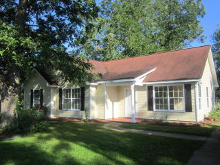 445 Maxwell Dr, Cairo, GA 39828-3555