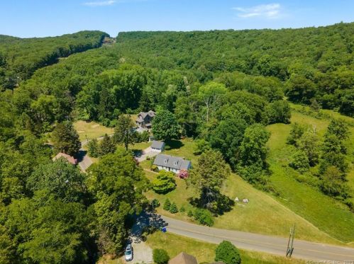 24 Deep Hollow Rd, Chester, CT 06412-1112