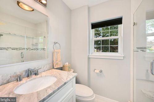 457 Crystal Lake Ave, Tavistock NJ 08033-2819 exterior