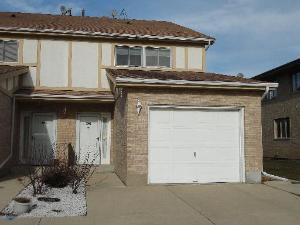 305 Creekside Dr, Hanover Park, IL 60108-2849