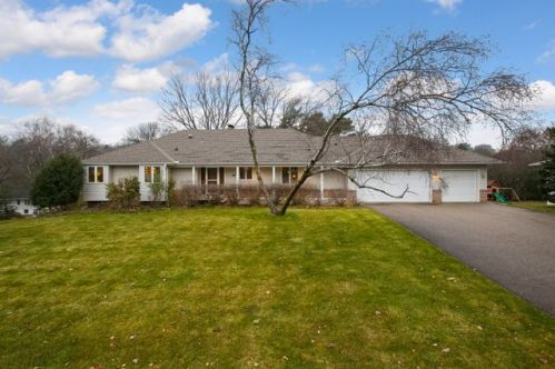 5524 Mirror Lakes Dr, Minneapolis, MN 55436-2037