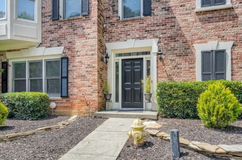 1140 Ashton Bluff Dr, Atlanta GA  30319-5398 exterior