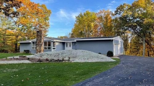 202 Skinner Ln, Hebron, CT 06248-1349