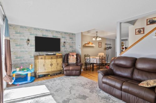 21 Bluffs Dr, Concord, NH 03303-1580