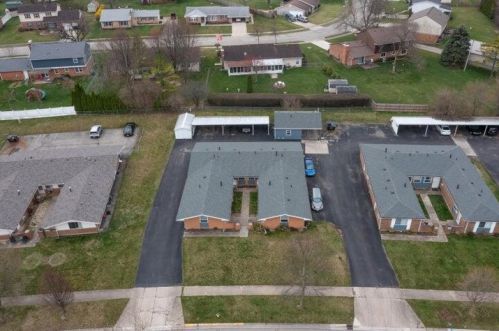 2416-2422 Red Coach Dr, Springfield OH  45503-1238 exterior