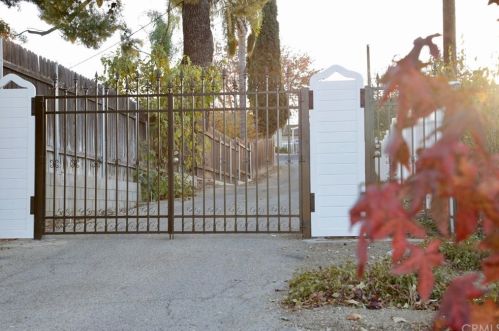 31867 Florida St, Redlands, CA 92373-7552