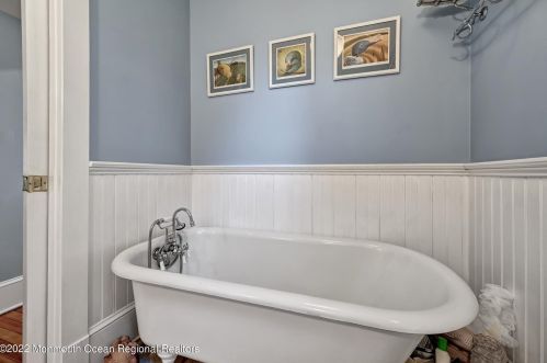 197 Hudson Ave, Tinton Falls NJ 07701-2140 exterior