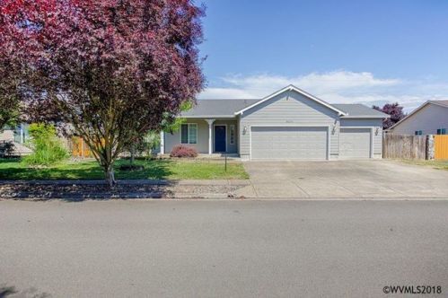 6211 Megan St, Albany, OR 97321-7355