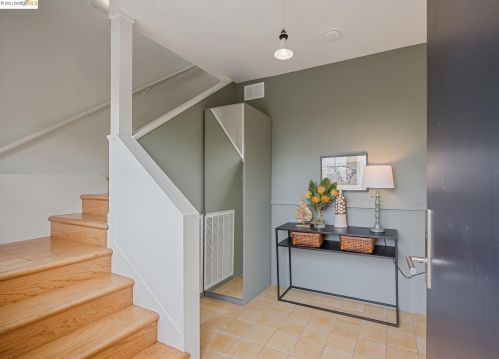 91 Eucalyptus Rd, Berkeley, CA 94705-3801